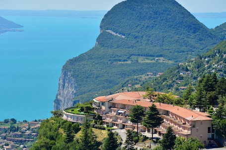 Aerial view. Hotel Le Balze Aktiv & Wellness