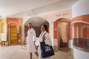Sauna, bain de vapeur, bain turc/hammam, soins du corps, soins du visage