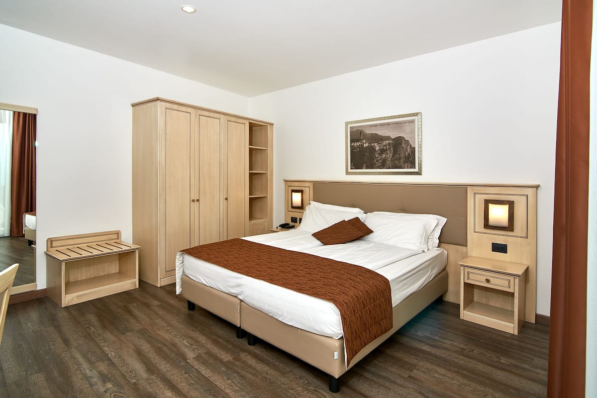 In-room safe, individually decorated, desk, free cots/infant beds