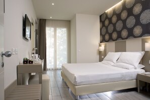 Minibar, Zimmersafe, Verdunkelungsvorhänge, schallisolierte Zimmer