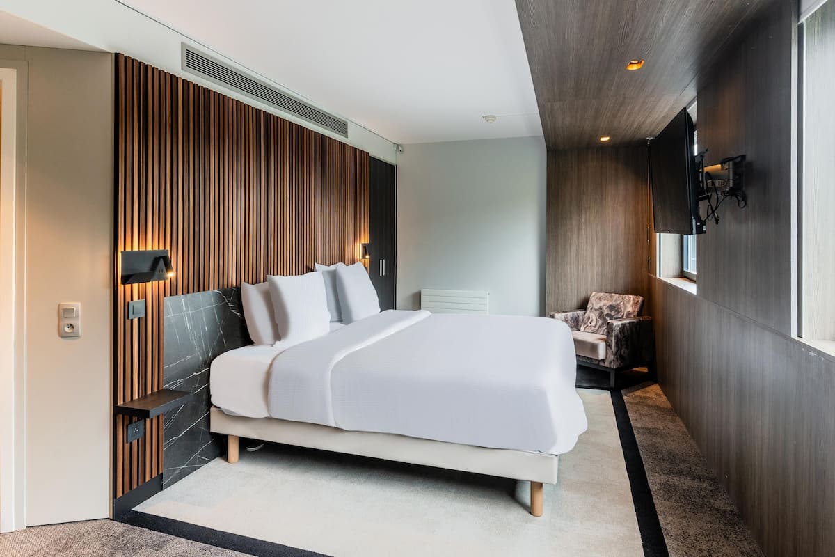Camera Superior, 1 letto queen, accessibile ai disabili | Biancheria da letto di alta qualità, minibar, una cassaforte in camera