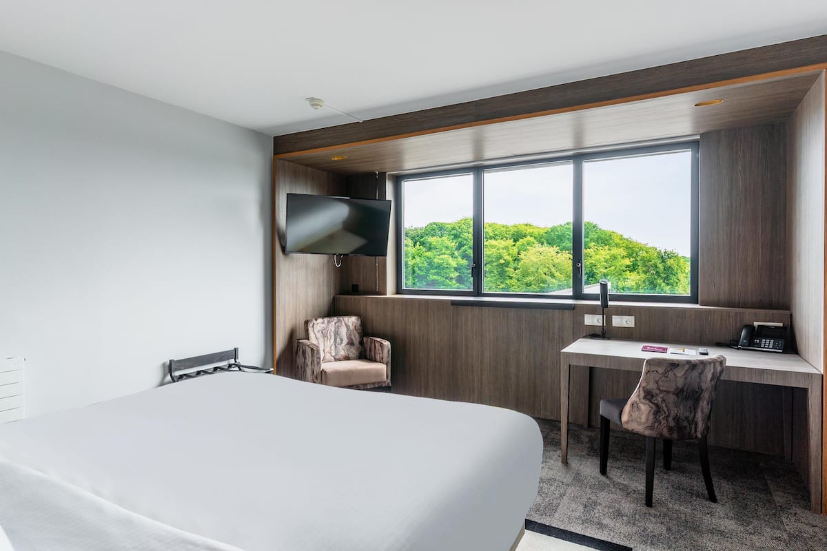 Camera Superior, 1 letto queen | Biancheria da letto di alta qualità, minibar, una cassaforte in camera