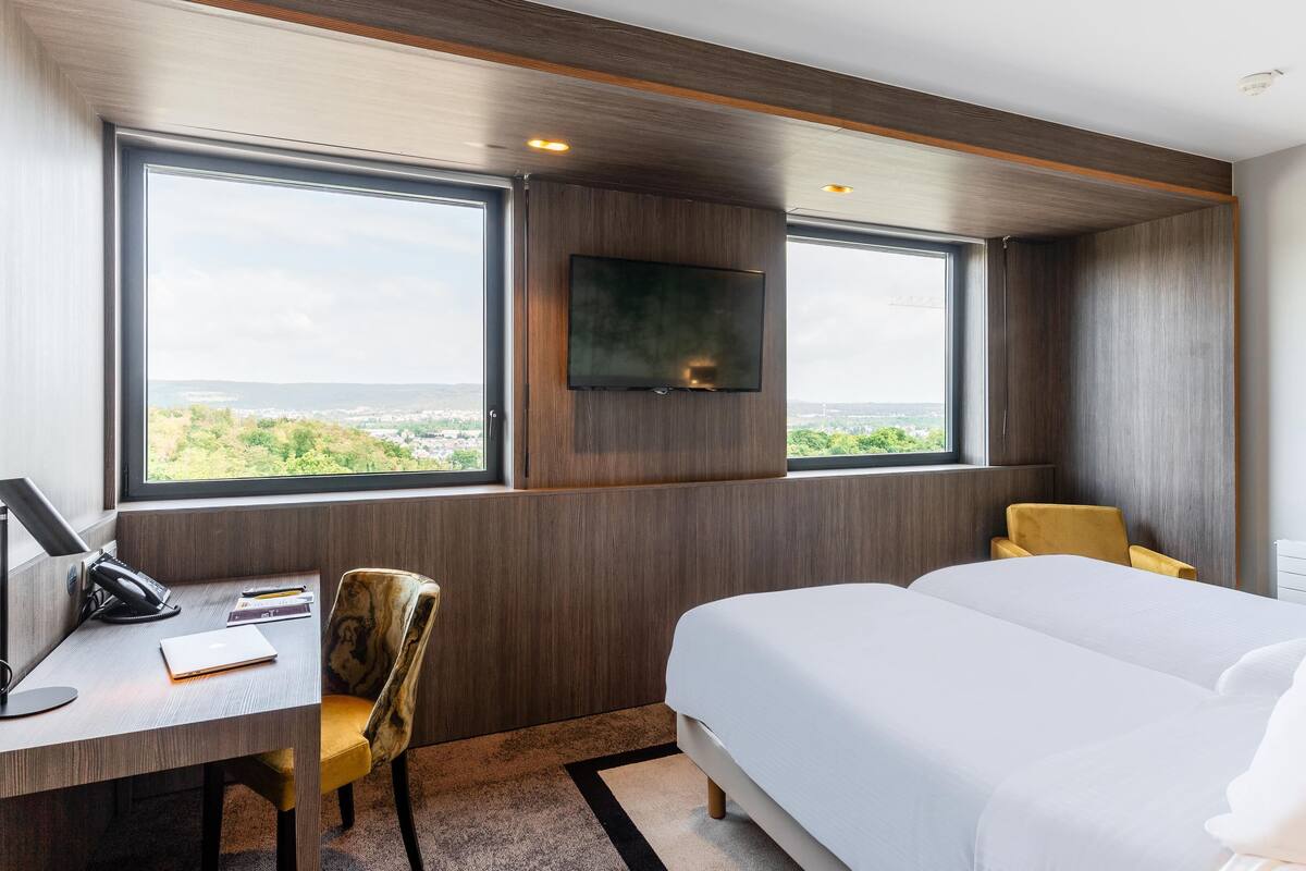 Camera Standard, 2 letti singoli, vasca da bagno | Biancheria da letto di alta qualità, minibar, una cassaforte in camera
