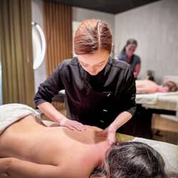 Couples treatment rooms, sauna, hot tub, body treatments