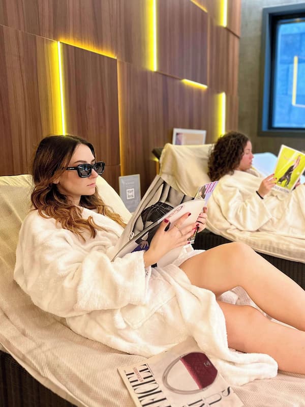 Couples treatment rooms, sauna, hot tub, body treatments