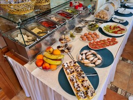 Frukostbuffé varje dag mot avgift