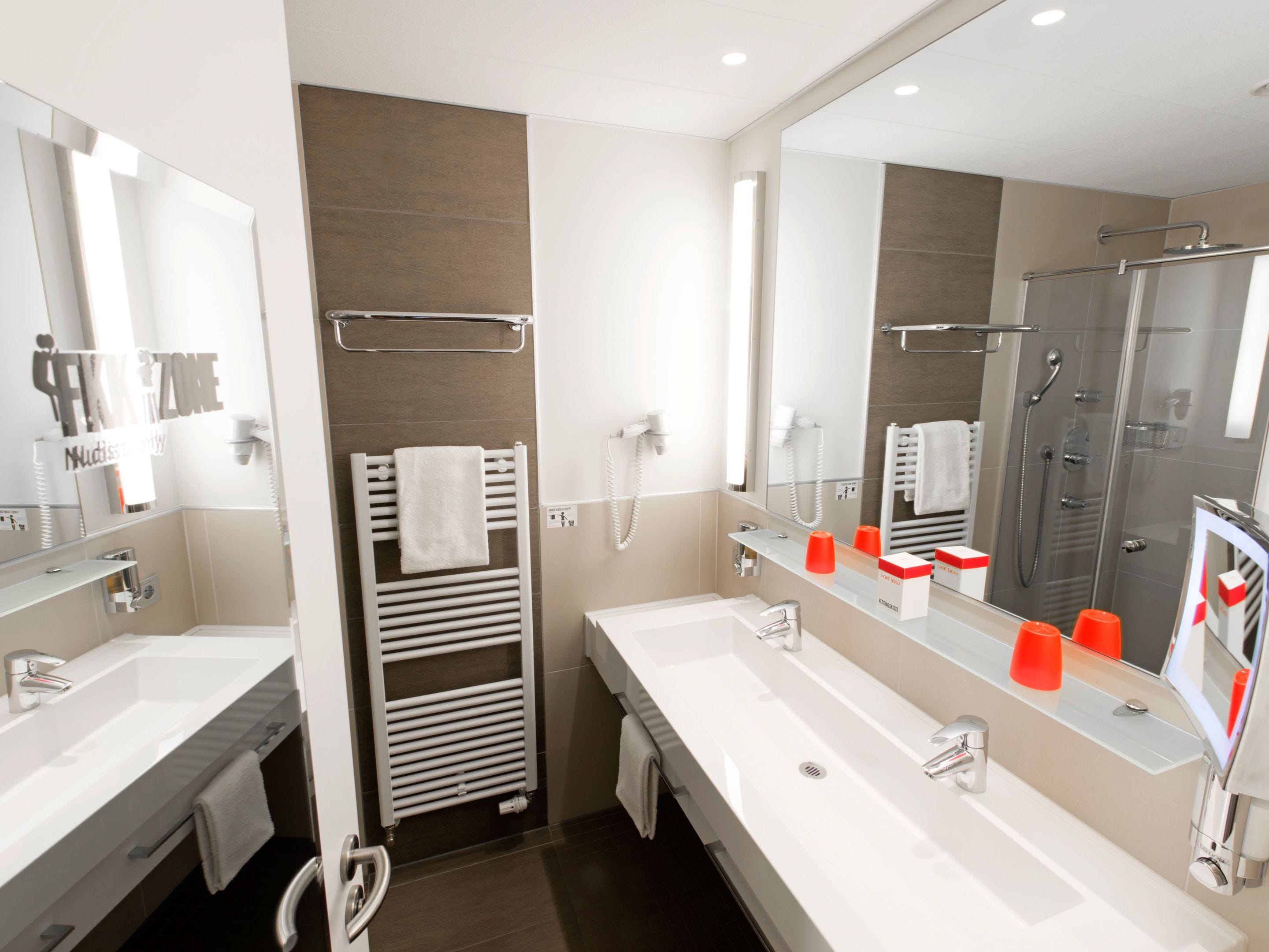 shower, rainfall showerhead, free toiletries, hair dryer