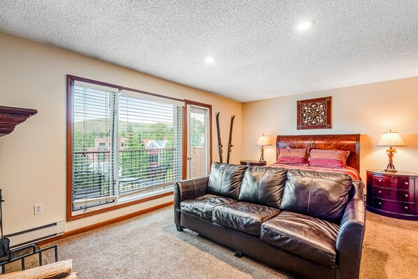 Room (Studio,Kitchen)