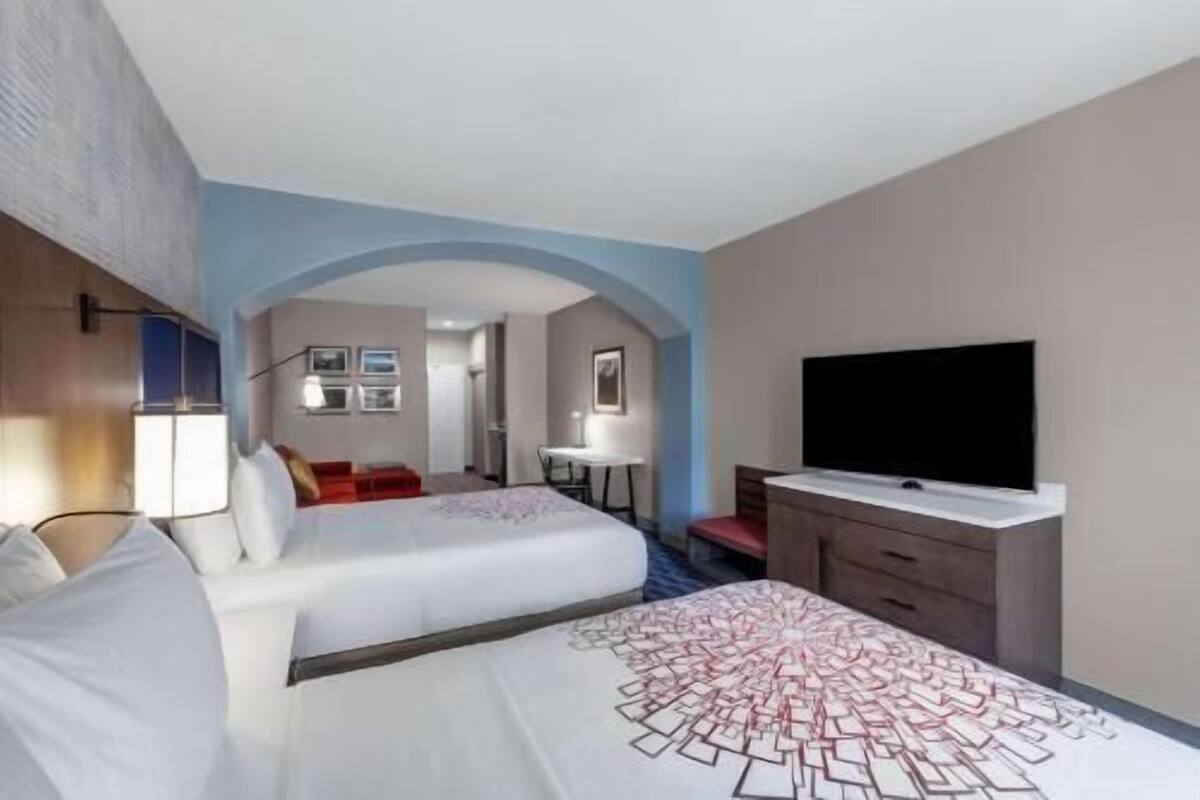 Premium bedding, pillow-top beds, in-room safe, desk