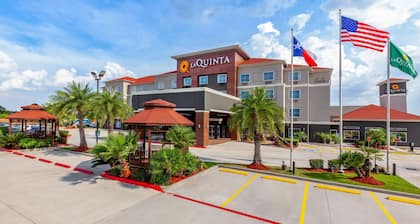 La Quinta Inn & Suites by Wyndham Houston Channelview