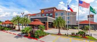 La Quinta Inn & Suites by Wyndham Houston Channelview