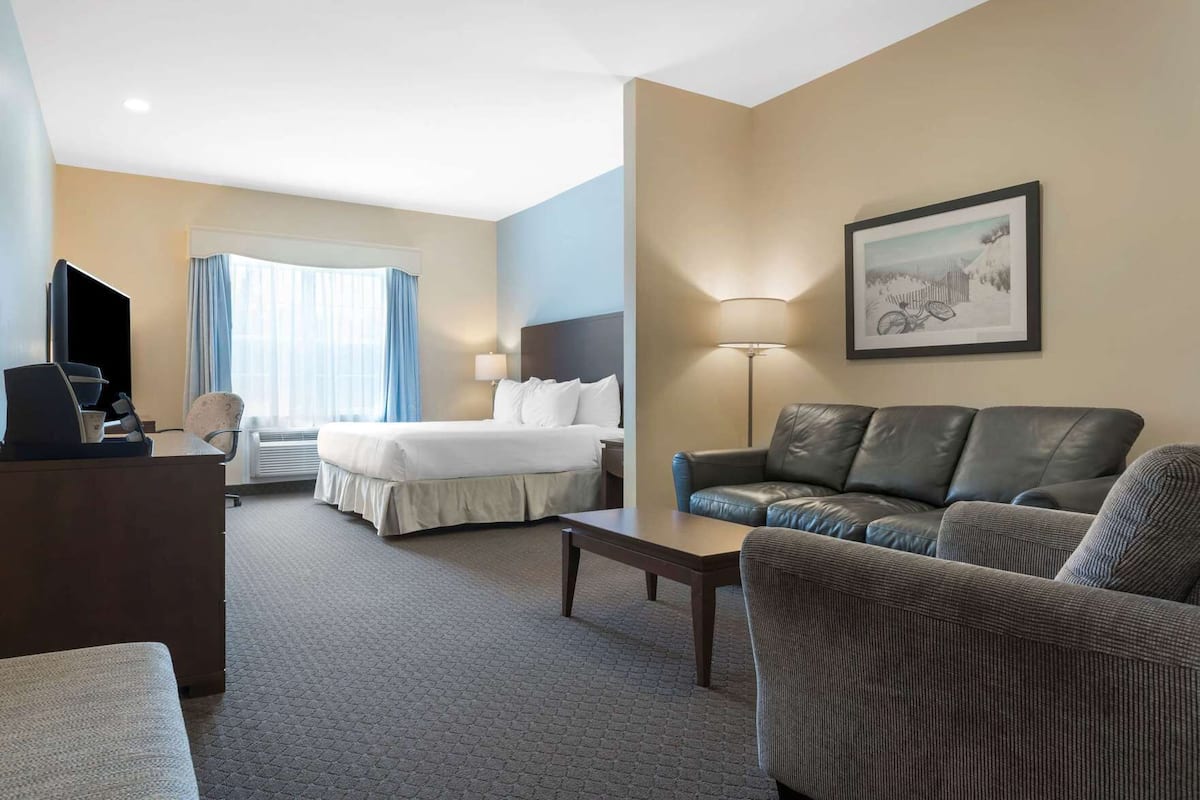 Premium bedding, down comforters, pillowtop beds, in-room safe