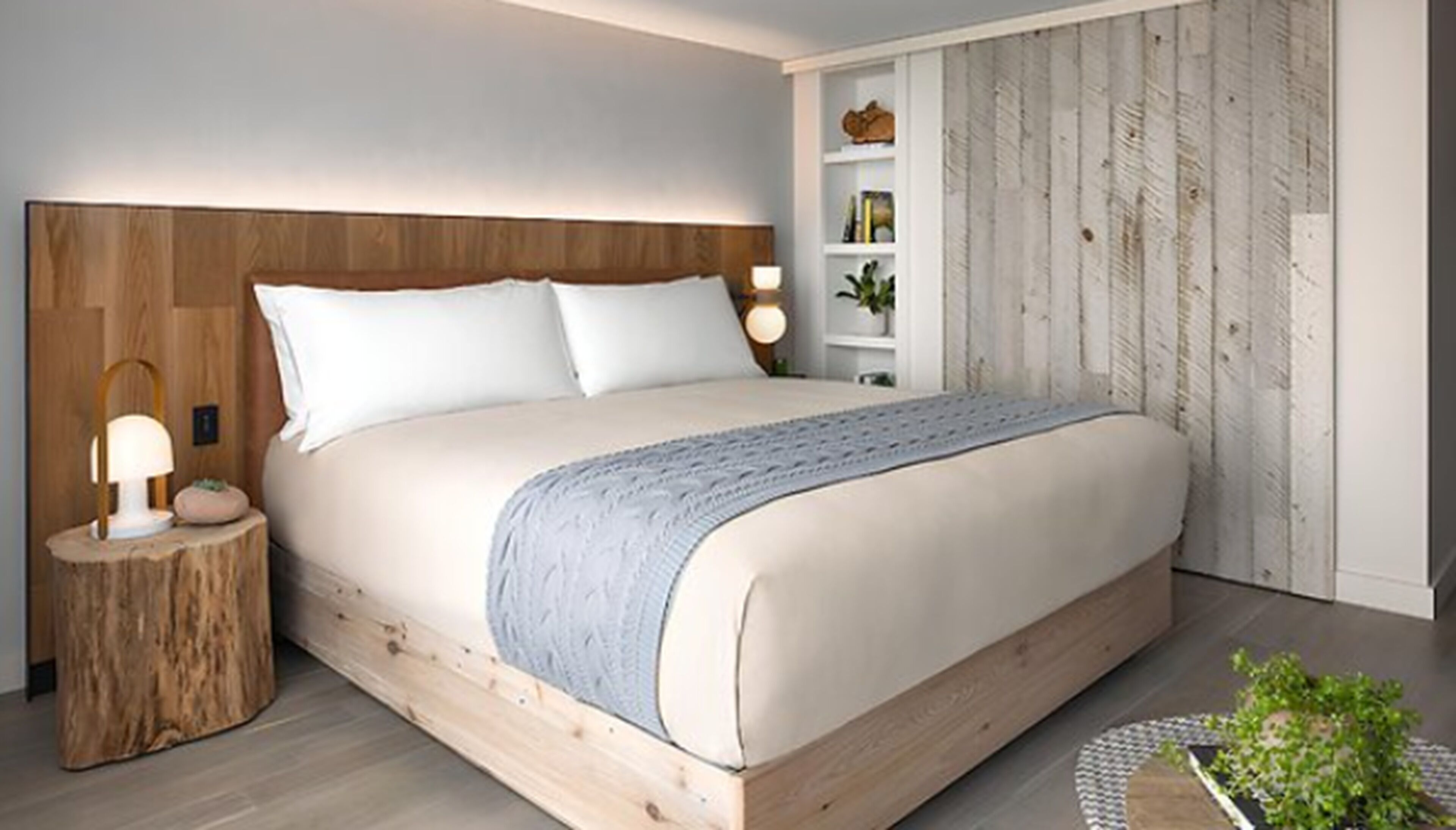1 bedroom, premium bedding, minibar, in-room safe