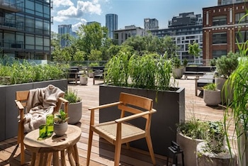 1 bedroom, premium bedding, minibar, in-room safe at 1 Hotel Toronto