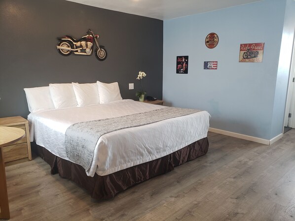 Habitación estándar, 1 cama de matrimonio grande, no fumadores | Ropa de cama de alta calidad y edredones de plumas