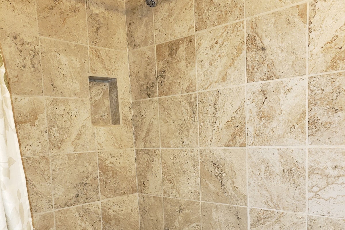 Standardzimmer, 1 Queen-Bett, Nichtraucher | Dusche im Bad