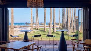 2 restaurants; breakfast and dinner served - Hotel THB Sa Coma Platja (Sant Llorenc des Cardassar)