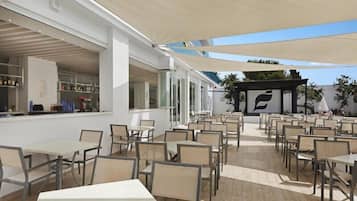 2 restaurantes; se sirven desayunos y cenas