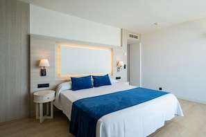 1 bedroom, desk, WiFi (free), bed sheets - Hotel THB Sa Coma Platja (Sant Llorenc des Cardassar)