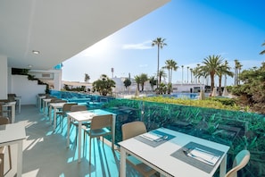 2 restaurants; breakfast and dinner served - Hotel THB Sa Coma Platja (Sant Llorenc des Cardassar)