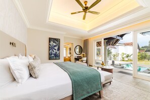 Luxury Suite Pool Villa | Sengetøy av topp kvalitet, minibar og safe på rommet