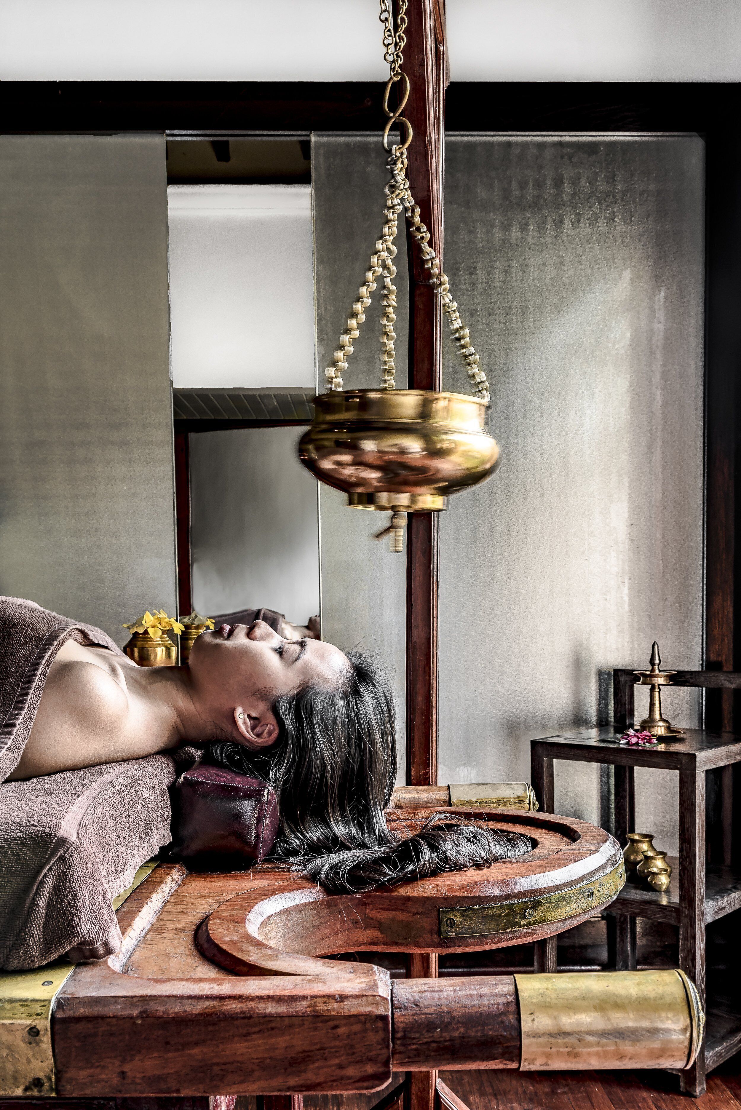 Couples treatment rooms, hot tub, body treatments, aromatherapy