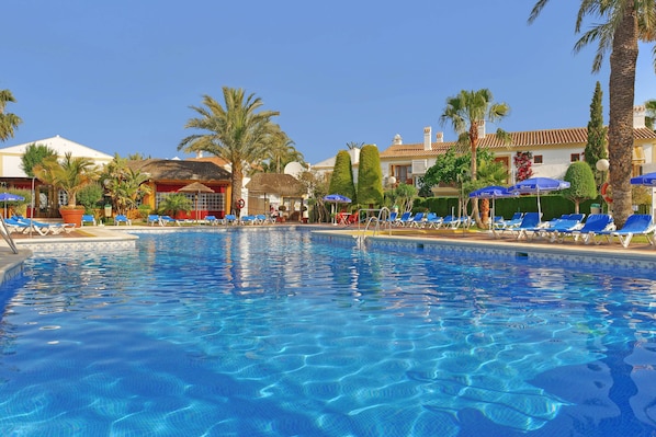2 outdoor pools, open 10:00 AM to 6:00 PM, pool umbrellas, sun loungers - Infiniti Beach Resort (Vera)