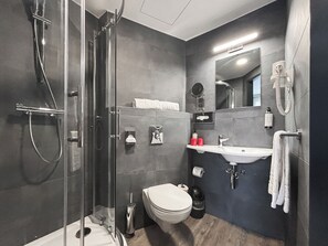 Standard Double Room | Bathroom | Shower, free toiletries, hair dryer, towels - NEXTO DORMERO Hotel Budapest (Budapest)