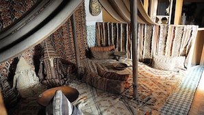 Unclassified image, 2 of 8, button - Riad Limouna (Marrakech)