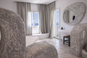 Suite, Sea View | Egyptian cotton sheets, premium bedding, in-room safe - Aloni Hotel (Paros)