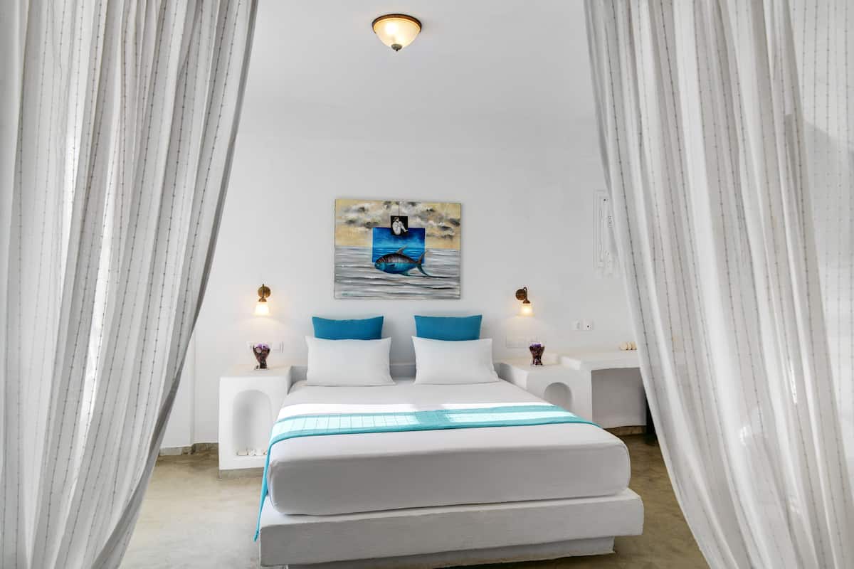 Egyptian cotton sheets, premium bedding, in-room safe