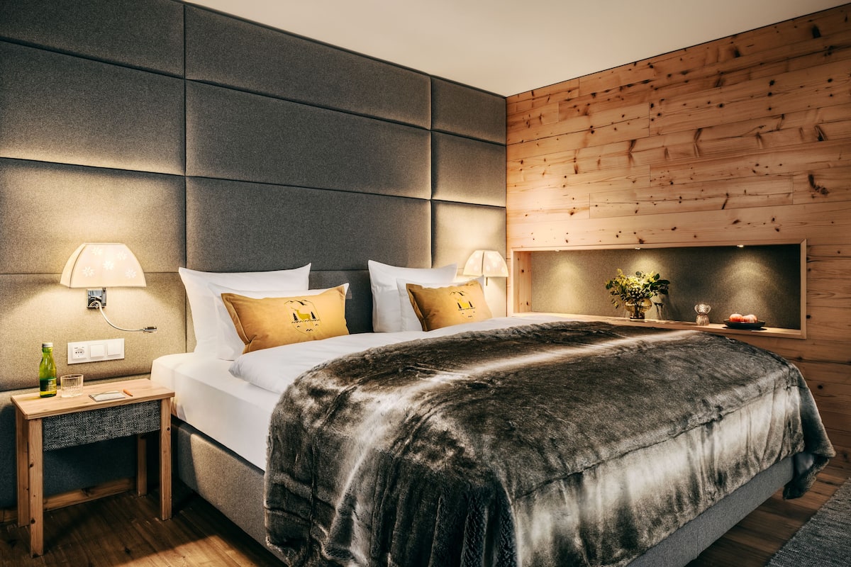 1 Schlafzimmer, hochwertige Bettwaren, Minibar, Zimmersafe