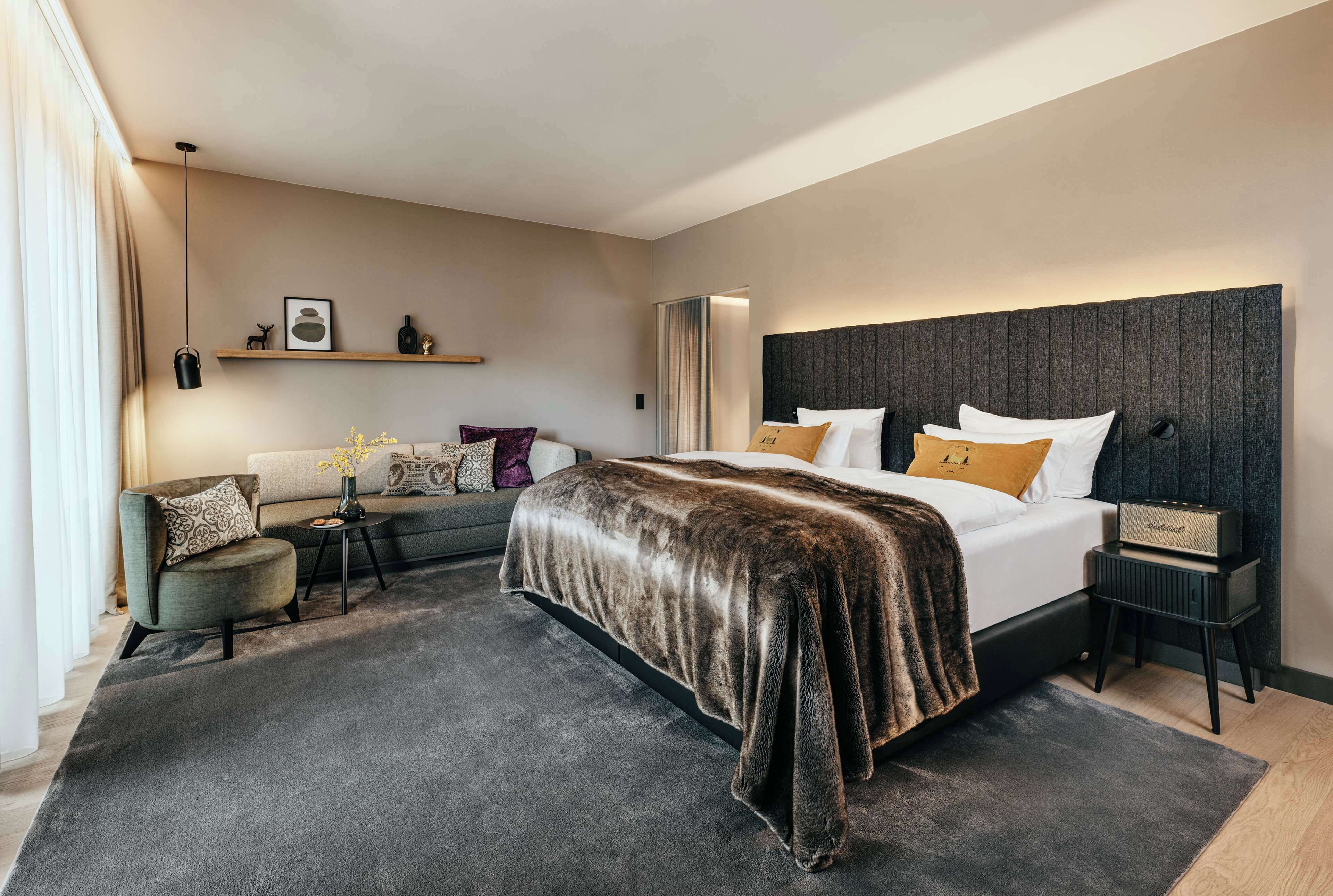 高级房 | 高档床上用品、迷你吧、客房内保险箱、遮光窗帘