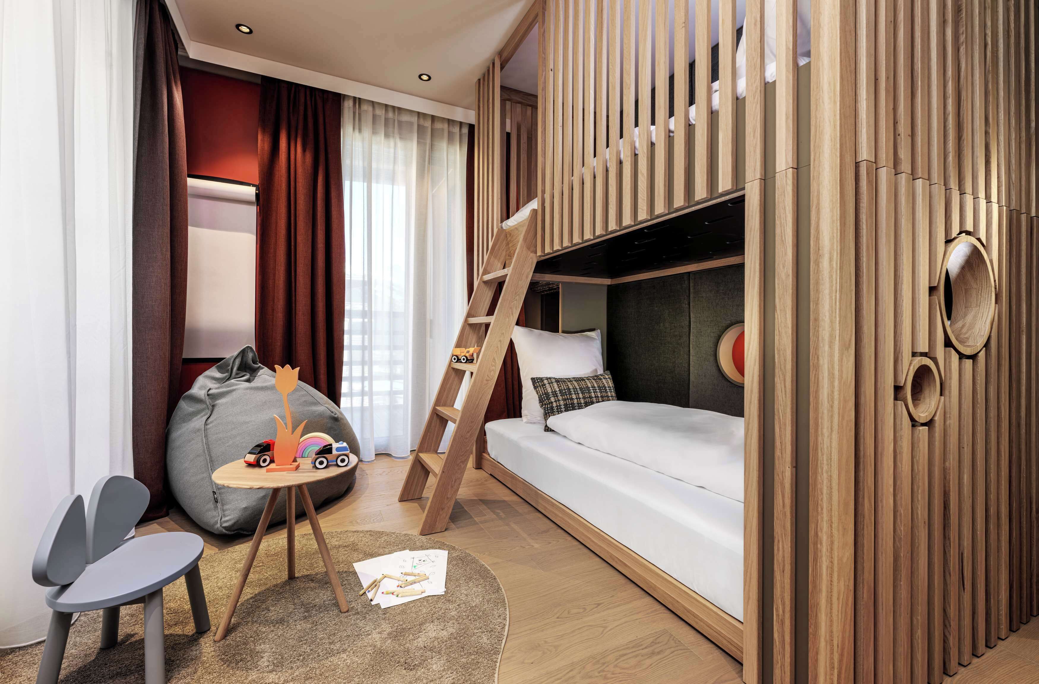 Panoramic Suite | Premium bedding, minibar, in-room safe, blackout drapes