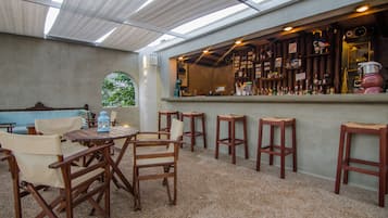Poolside bar