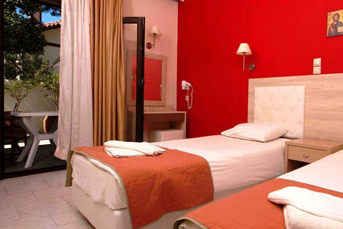 Double Room | In-room safe, cribs (free), rollaway beds (surcharge), WiFi (free)