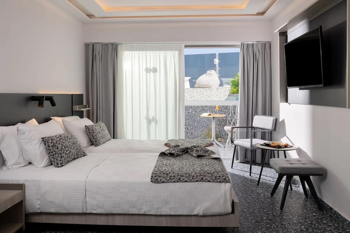 Junior Suite with Private Plunge Pool | 고급 침구, 객실 내 금고, 책상, 노트북 작업 공간