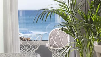 Superior Room with Sea View | Premium bedding, minibar, in-room safe, desk