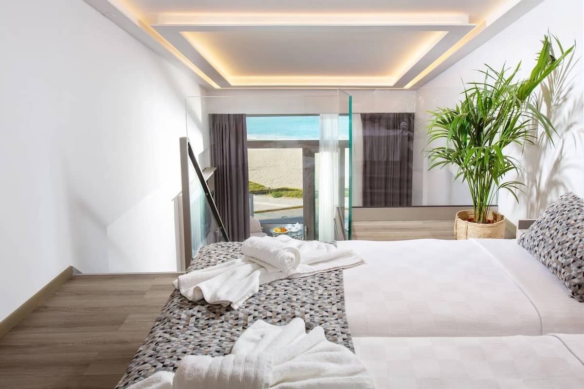 Premium bedding, minibar, in-room safe, desk
