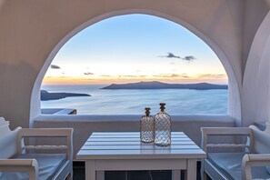 Suite (Mill Suite - Caldera View) | Terrace/patio - Agali Houses (Santorini)