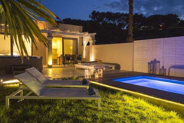 Villa Sea View with Private Hot-Tub and Heated Pool | Außenpool | 2 Außenpools