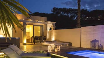 TV connectée de 55 pouces avec chaßnes numériques