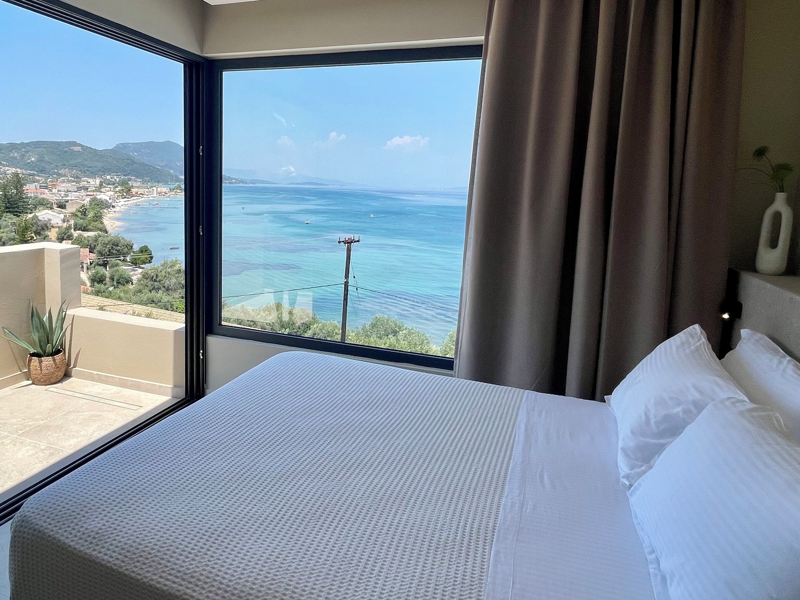 Premium Villa Sea View with Private Hot-Tub and Heated Pool | Egyptian cotton sheets, premium bedding, Tempur-Pedic beds, in-room safe