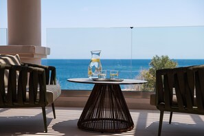 Royal Suite, Sea View | Dining | 4 restaurants, breakfast, lunch, dinner served; Italian cuisine