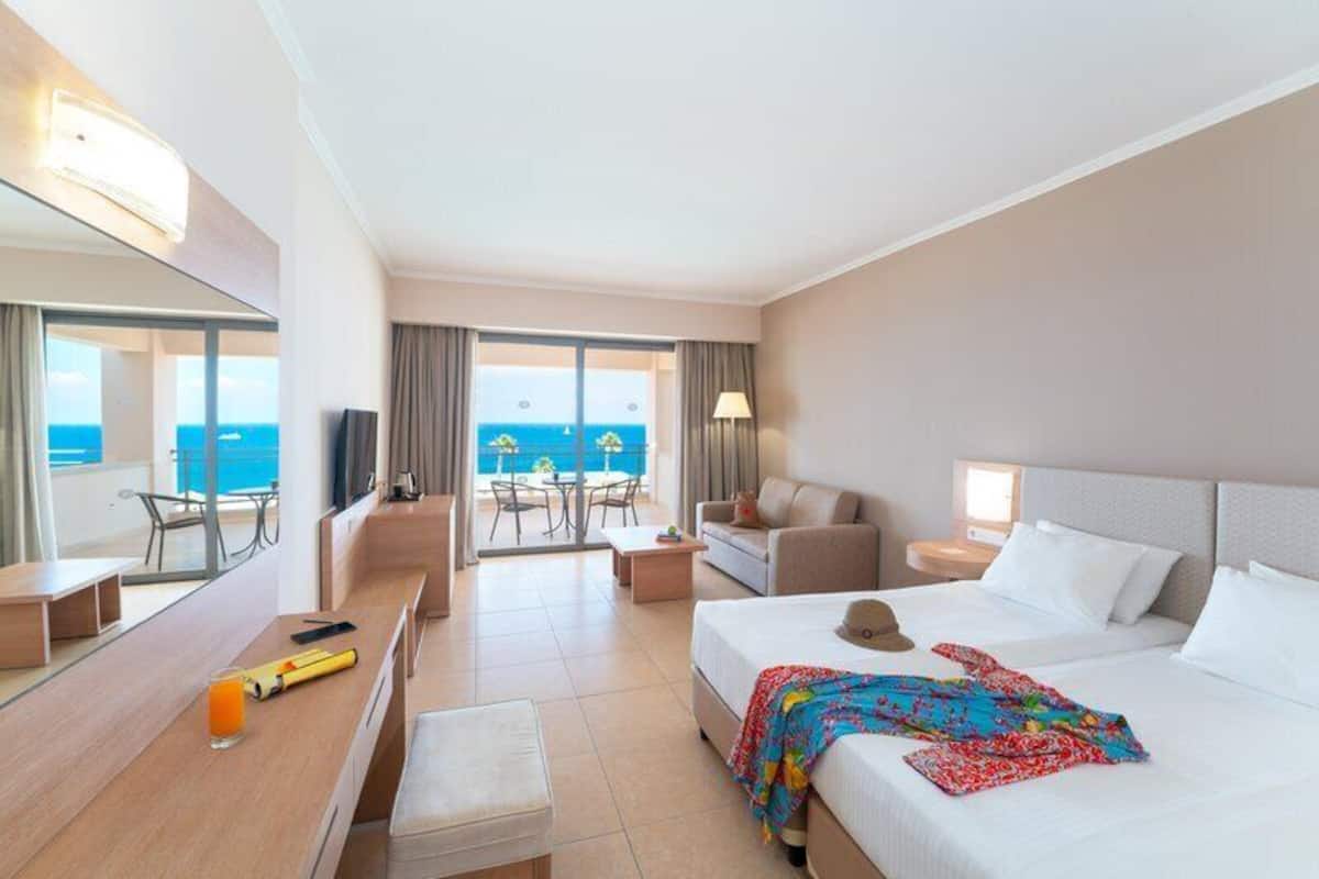 Premium bedding, minibar, in-room safe, desk