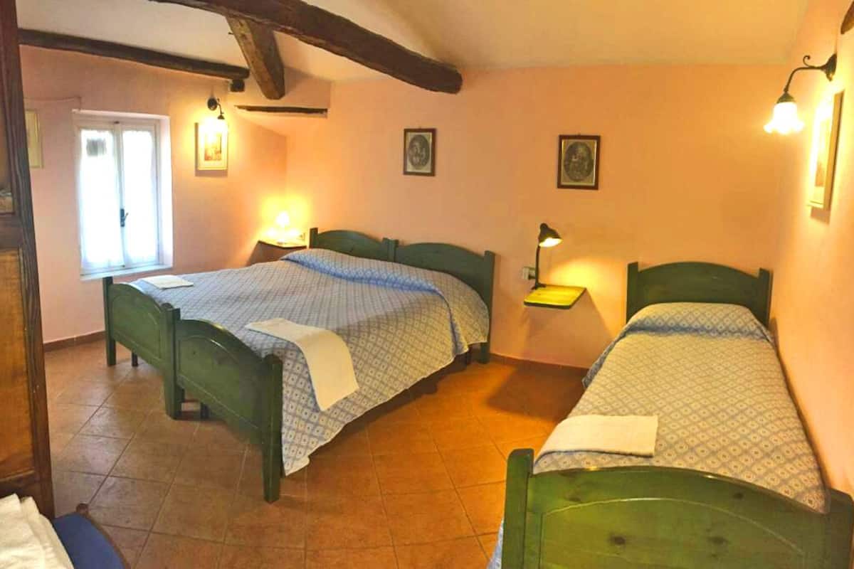 Chambre Double pour 1 personne | 1 chambre, Wi-Fi gratuit, draps fournis