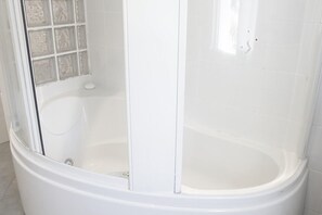 Doppelzimmer | Badezimmer