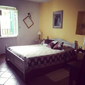 Free WiFi, bed sheets - Albergo Locanda Borgo Antico (Orco Feglino)