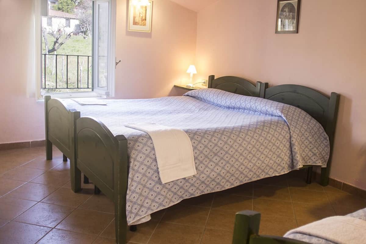 Chambre Double | 1 chambre, Wi-Fi gratuit, draps fournis