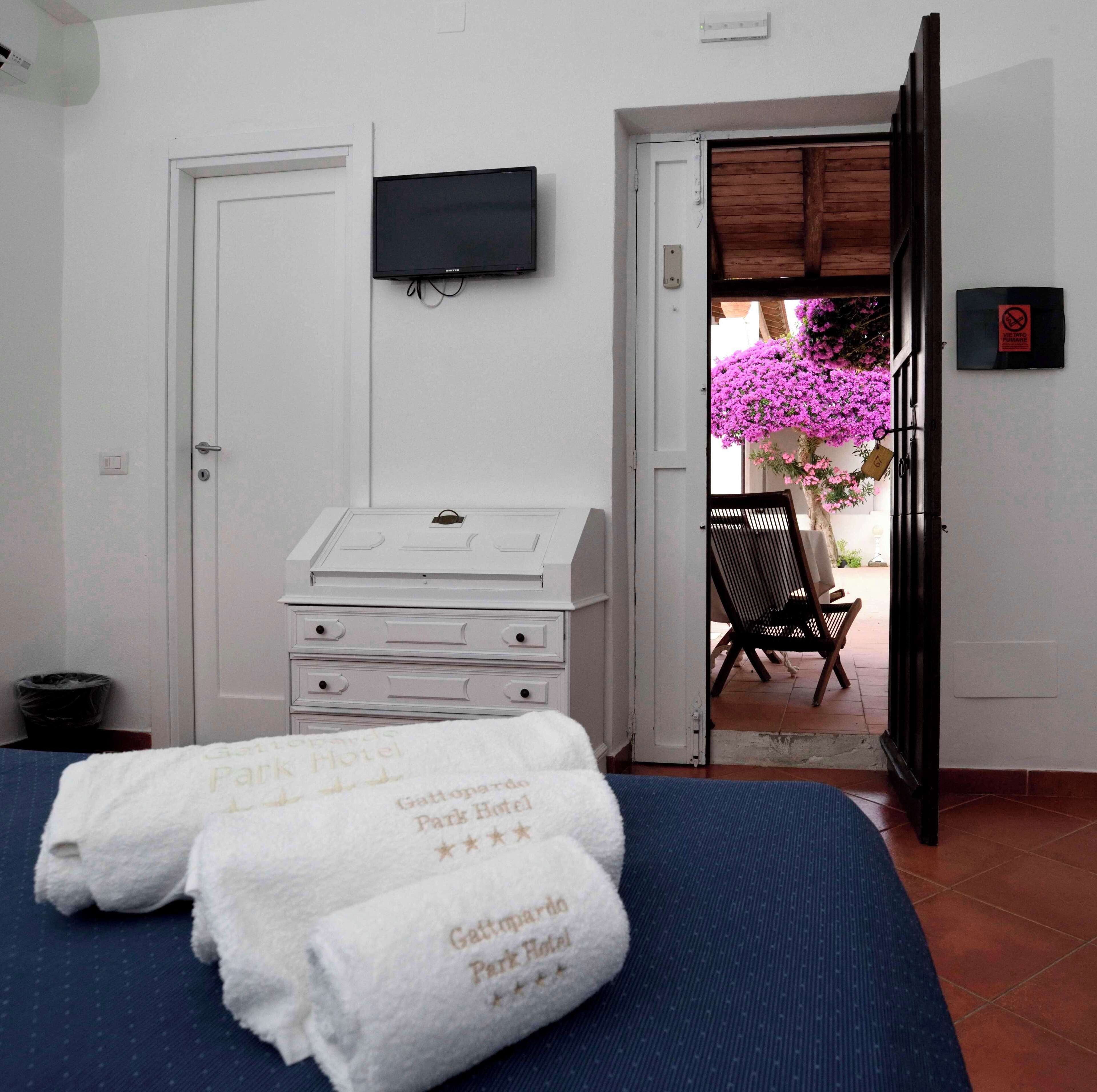 Doppia Standard | Minibar, una cassaforte in camera, lenzuola